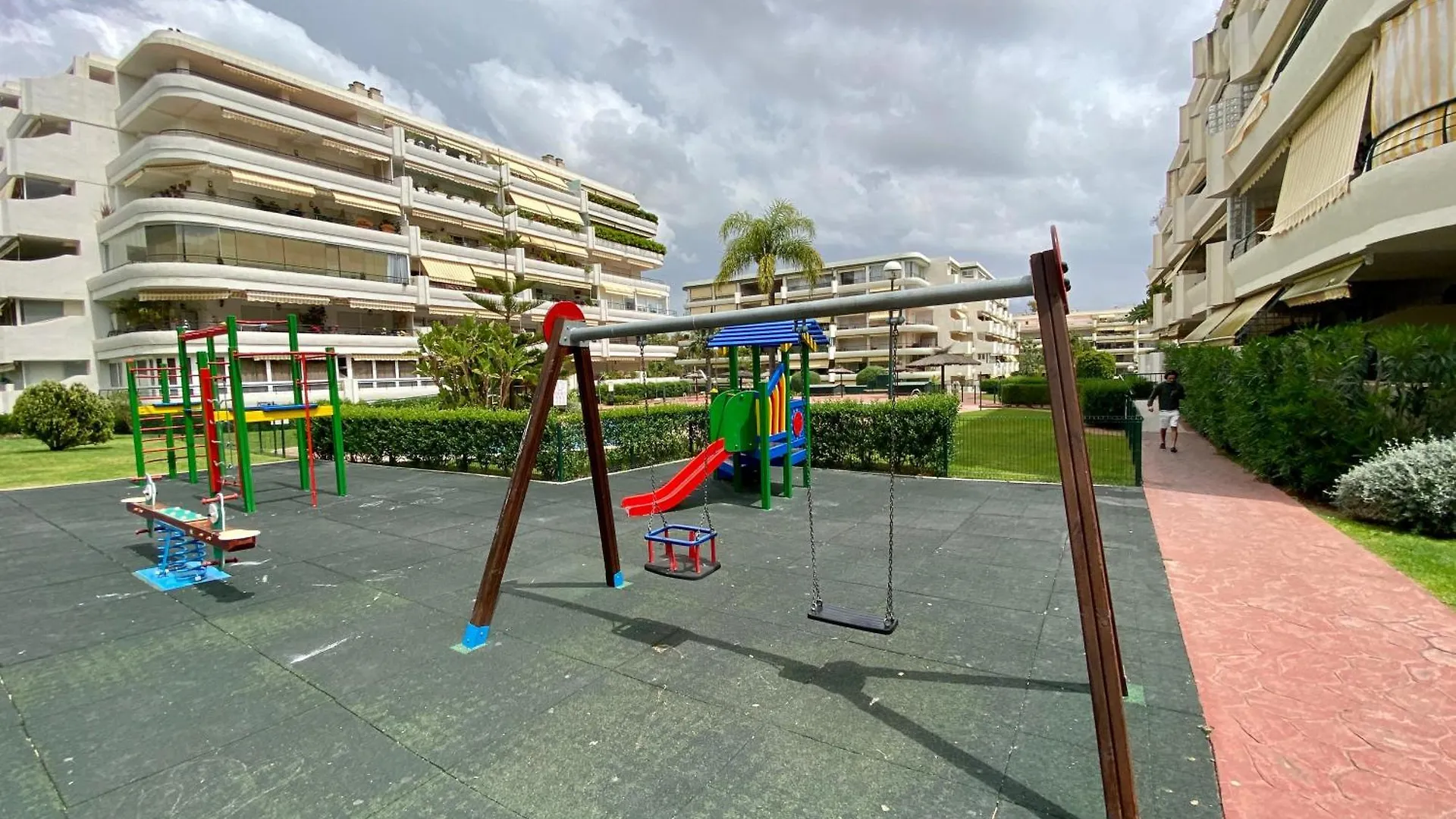 Apartamento Con Vistas Y Terraza En Guadalmina Mad Marbella España