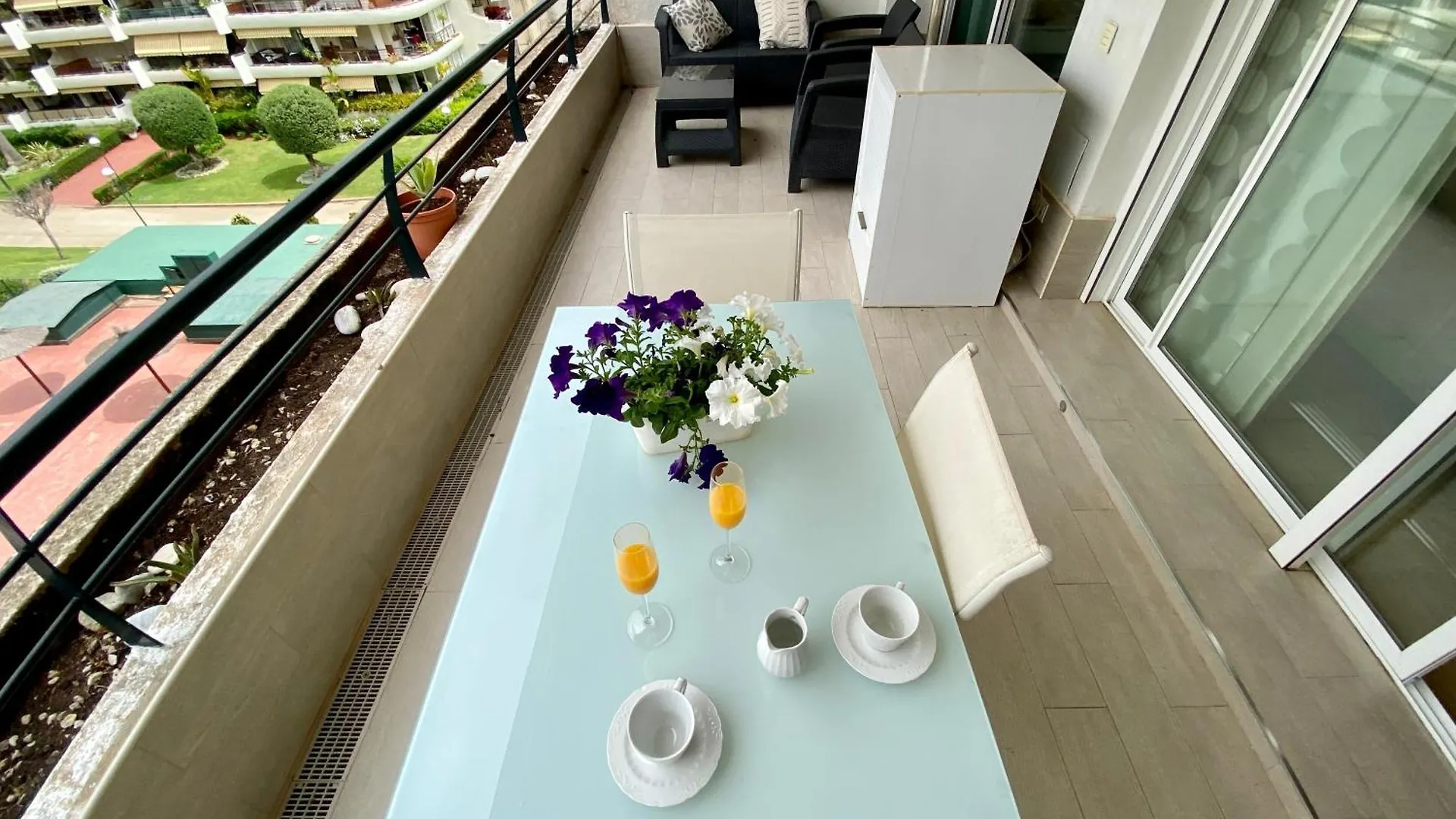Apartamento Con Vistas Y Terraza En Guadalmina Mad Marbella España