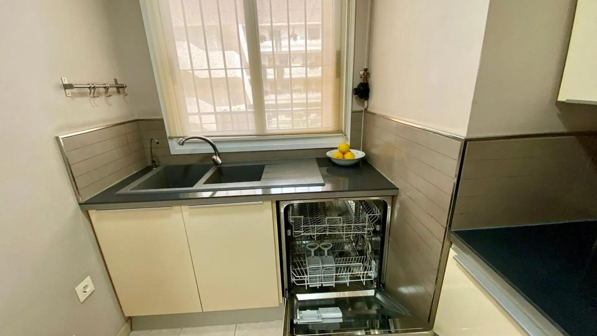 Apartamento Con Vistas Y Terraza En Guadalmina Mad Marbella