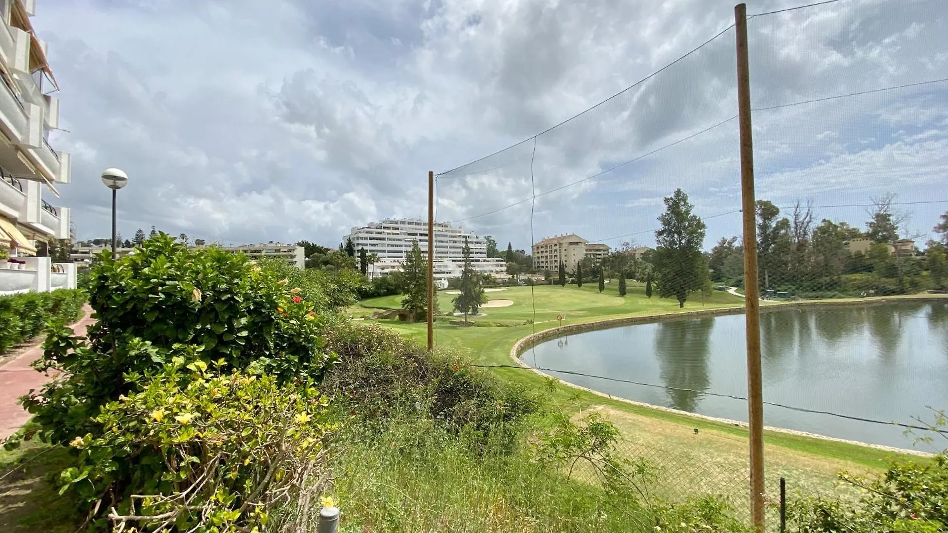 Apartamento Con Vistas Y Terraza En Guadalmina Mad Marbella España