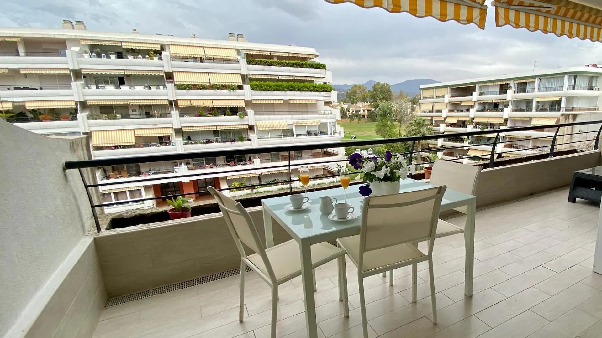 Apartamento Con Vistas Y Terraza En Guadalmina Mad Marbella 0*,  España